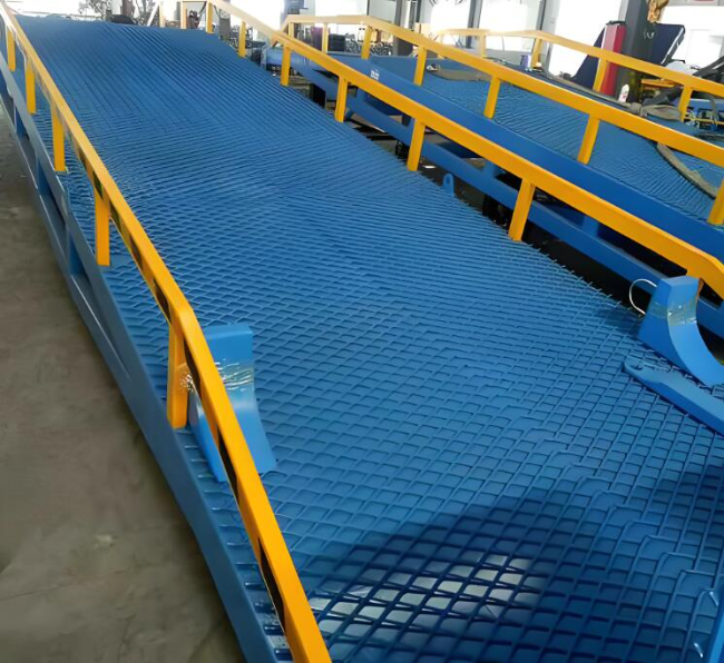 富蕴移动式液压登车桥