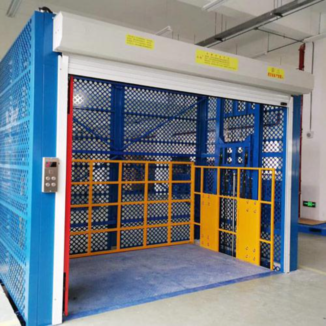 富蕴导轨式升降货梯