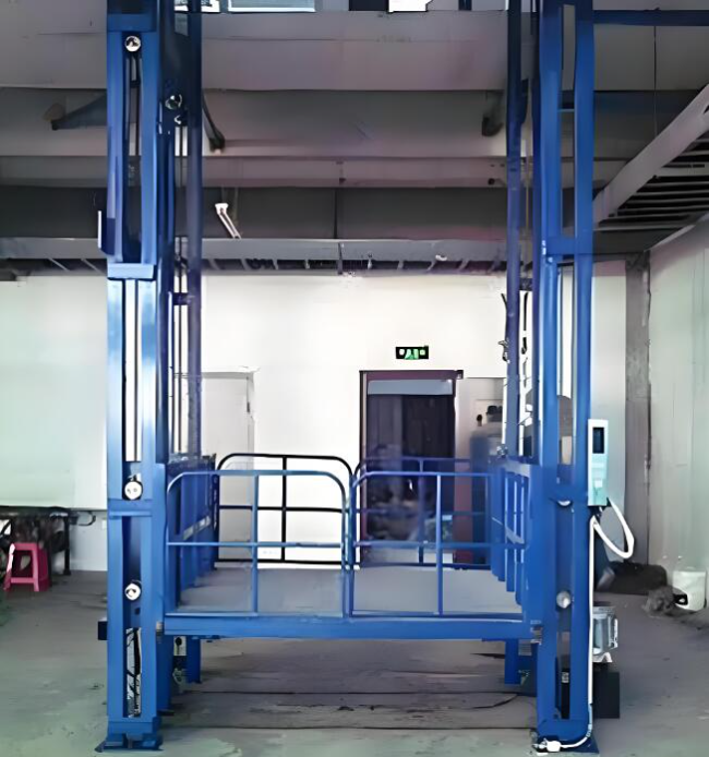 富蕴导轨式升降货梯