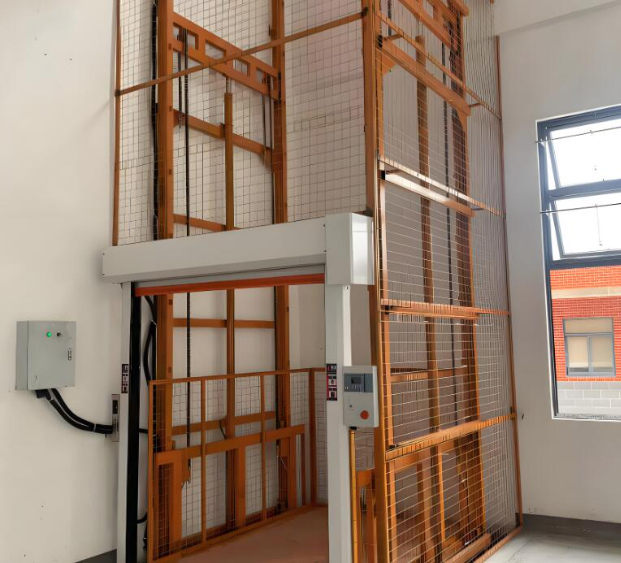 富蕴升降货梯是特种设备码